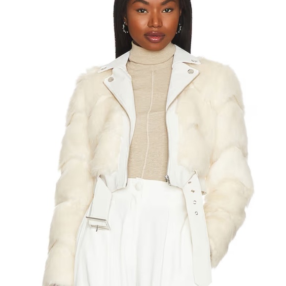 NWT Camila Coelho white fur cropped jacket w leather belt XS Sold out everywhere - Picture 1 of 15